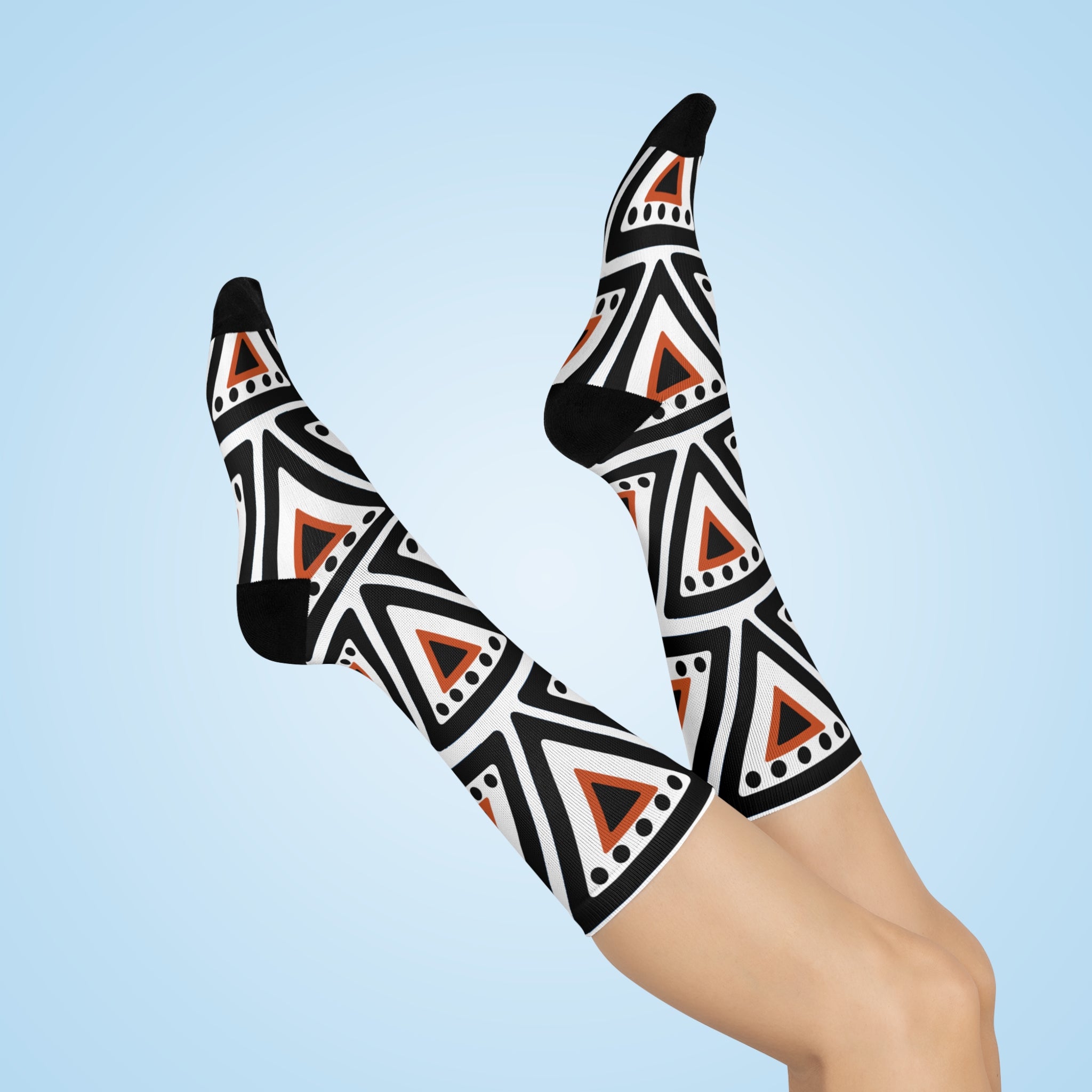 Tribe-angle Pattern Cushioned Crew Socks | Black red